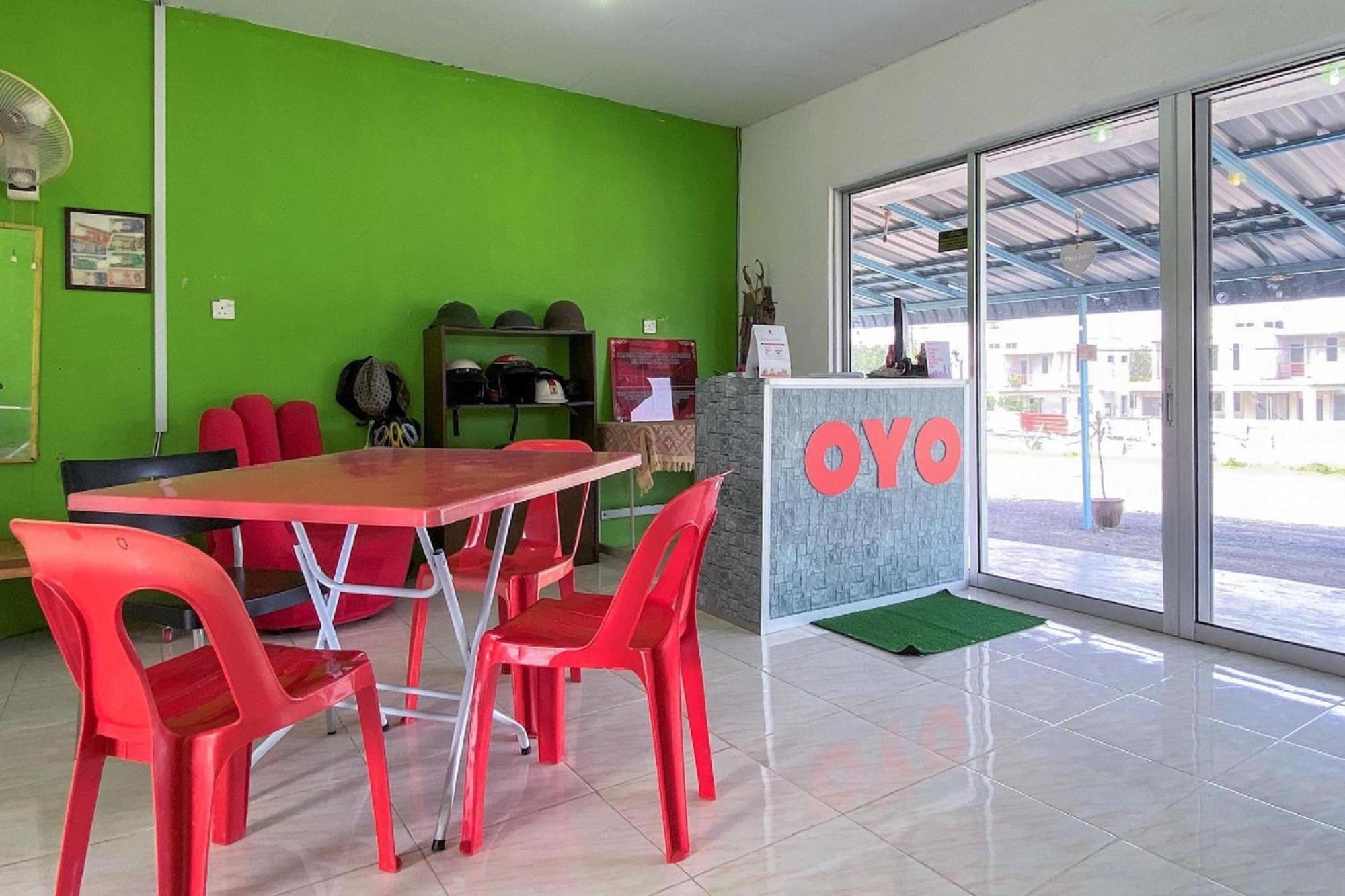 Capital O 90168 Serambi Pelangi Chalet チャンルーン エクステリア 写真
