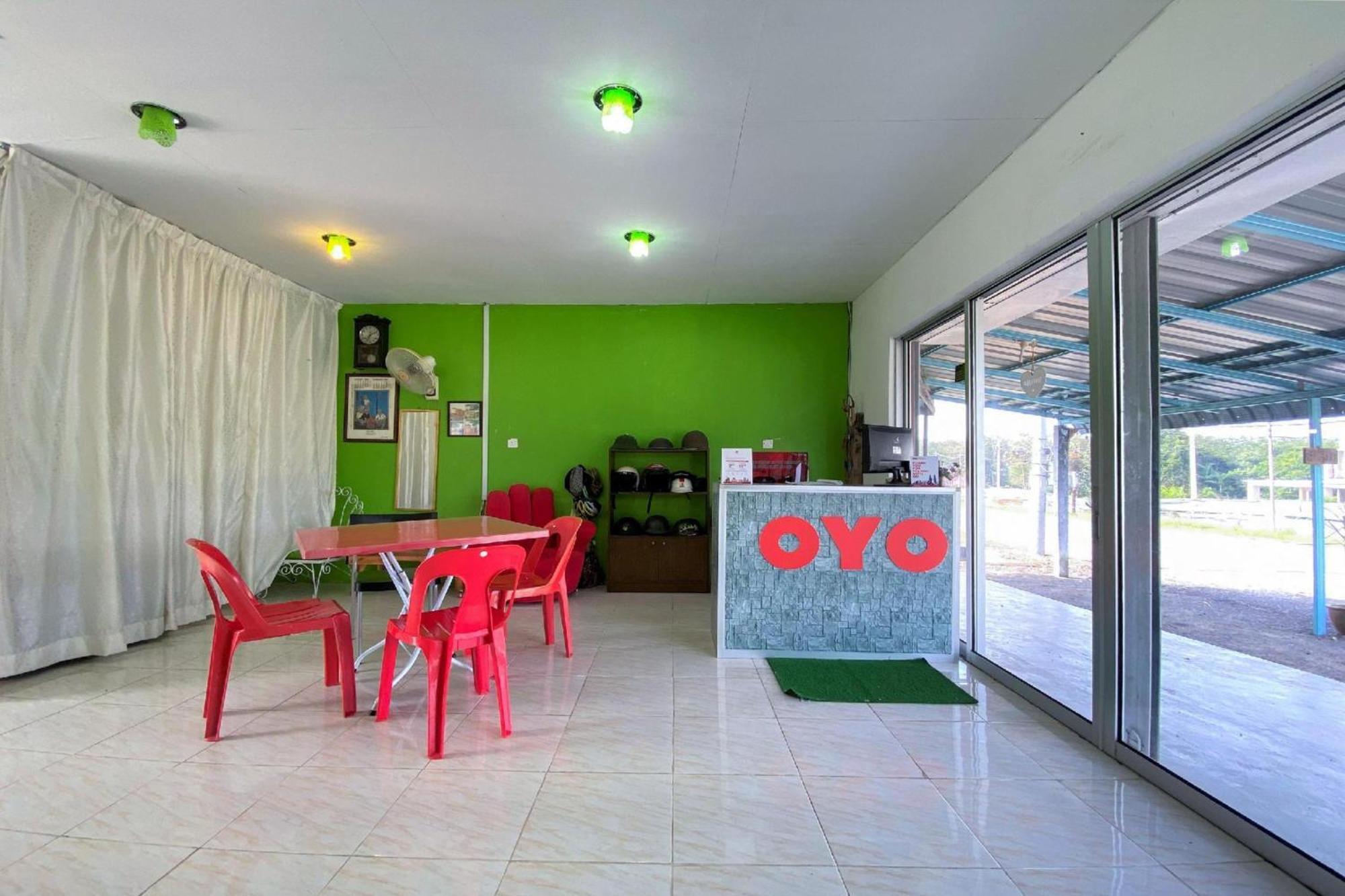 Capital O 90168 Serambi Pelangi Chalet チャンルーン エクステリア 写真